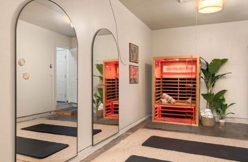 Westminster House | Hot Tub Sauna & Game Room Mountain-View Home