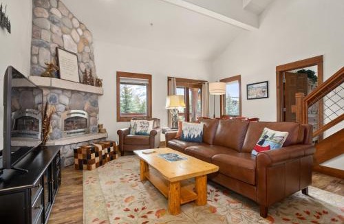 Steamboat Springs House | Hot Tubs, Washer & Dryer, Free Bus, Perfect for 3 Couples