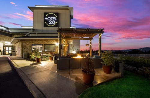 Boise Hotel | Hotel 28 Boise Airport, an Ascend Collection Hotel