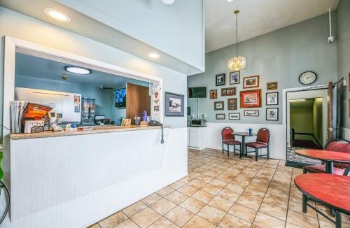Fergus Falls Hotel | Hotel 8