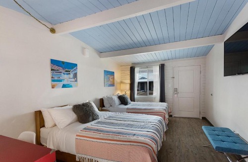 Tucson Hotel | Hotel McCoy Tucson - Art, Coffee, Beer, Wine, Pool
