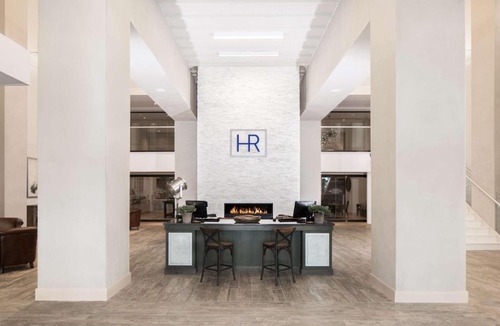 Urbandale Hotel | Hotel Renovo Des Moines Urbandale,Tapestry Collection Hilton