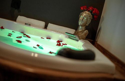 Avenida Revolucion Hotel | HOTEL RIO RITA