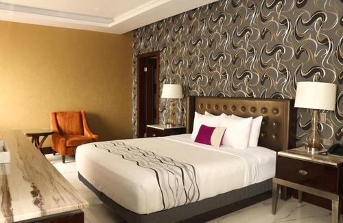 Centro Hotel | Hotel West Plaza