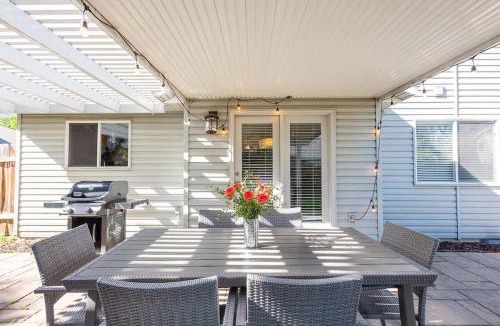 Boise House | House for 15 with Firepit near The Village