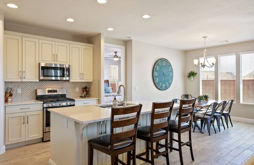 Sienna Hills House | House it Going 2 master suites! Community POOL and HOT TUB!