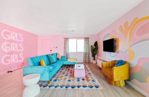 McDowell Parkway House | House w heated pool & games