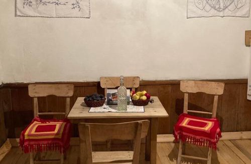 Montenegro Ski Chalet | Household Babovic - Old house Miljan's valley
