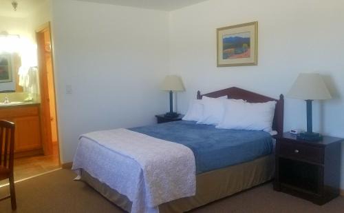 Glendo Hotel | Howard's Motel