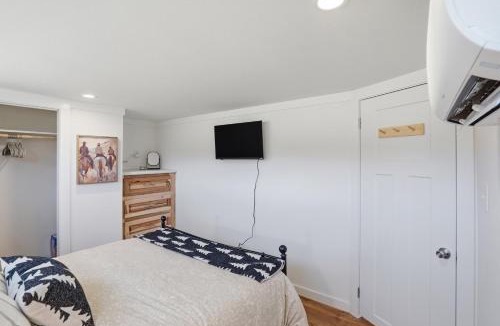 Custer House | Huckleberry Inn