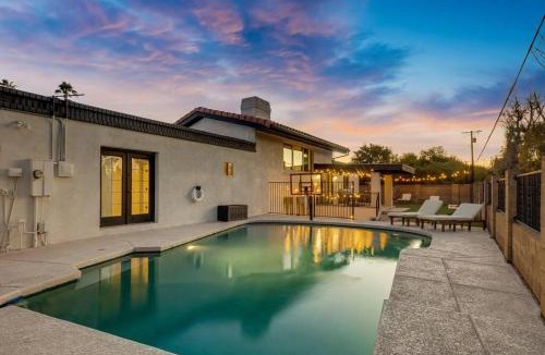 Shalimar House | HUGE Golf course Family home-FREE Heated Pool-Theater-Gym