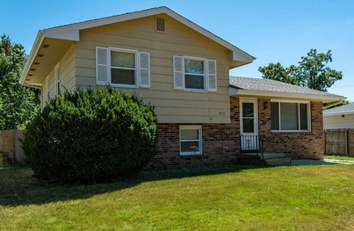 Berwick House | Huge & Spacious 4BR Home in the heart of DSM