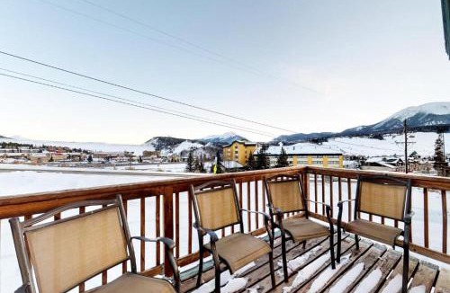 Silverthorne House | Hummingbird House