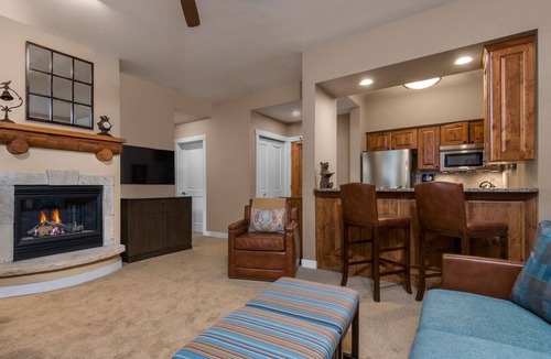 Beaver Creek Condo | Hyatt Mountain Lodge Ski-In Ski-Out Sleeps 10 3 Bedroom 3 Bath