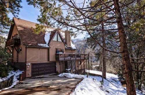 Camp Nelson Ski Chalet | Hygge Haus Sequoia - Large Private Cabin w Views