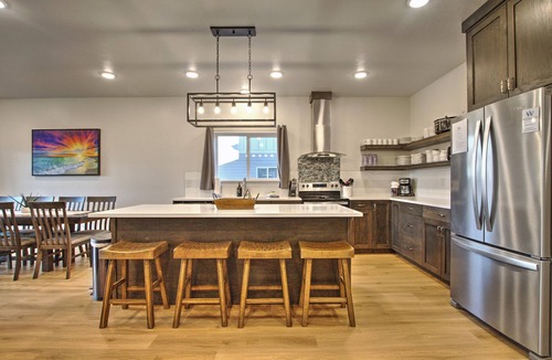 Garden City House | i-31 Getaway for 16 at Waterdance. 4 B/4.5BA with rec center-in/outdoor pools