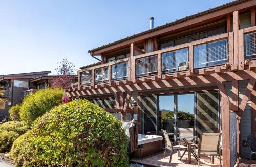 Kimball Junction Resort | Iconic stay for 6 10 Min Drive to Base, Full Kitchen, Private Hot Tub, Restaurants Nearby!