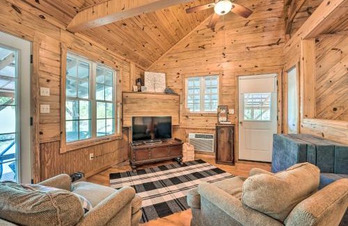 Fruitvale House | Idyllic Cabin w/Fire Pit, Kayak On-Site!