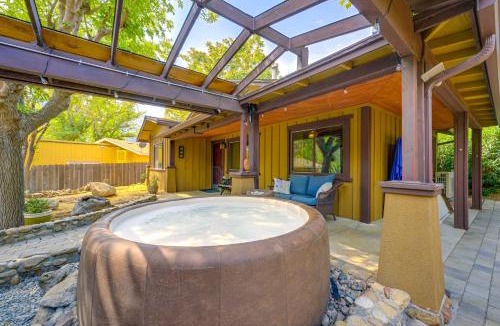 Kernville House | Idyllic Home in Kernville w/Private Beach Access