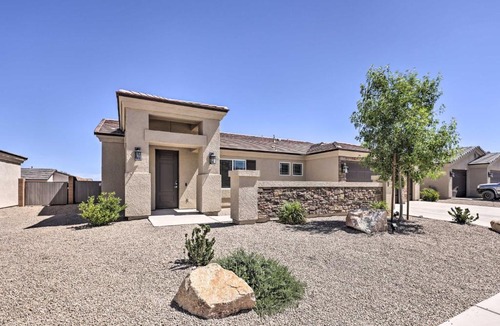 Kingman House | Idyllic Kingman Retreat with Yard - Near Hiking