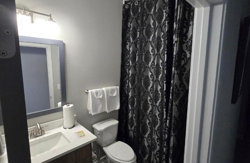 Civil Rights Historic District Apartment | Immaculate Vibes Sunset View Condo