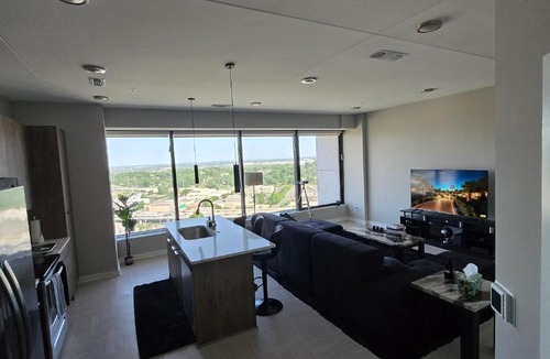 Civil Rights Historic District Apartment | Immaculate Vibes Sunset View Condo