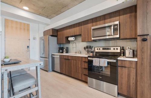 Rio Grande Apartment | Impeccable1B Salt Palace & Delta - PoolSpaGymPrkgViews