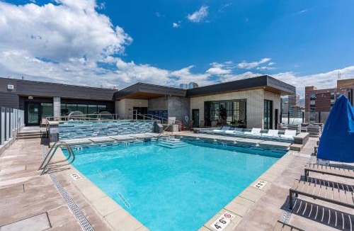 Rio Grande Apartment | Impeccable1B Salt Palace & Delta - PoolSpaGymPrkgViews