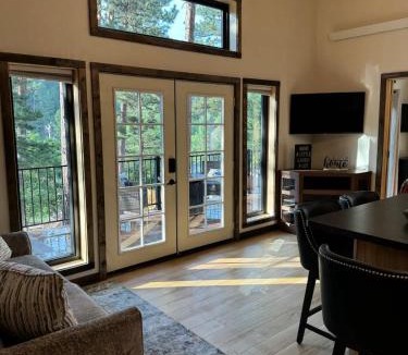 Keystone House | In the center of it all The Elkhorn Cabin