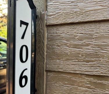 Keystone House | In the center of it all The Elkhorn Cabin