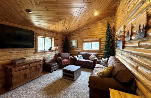 Island Park House | Incredible Cabin Perfect for Family Reunions near Yellowstone, Idaho