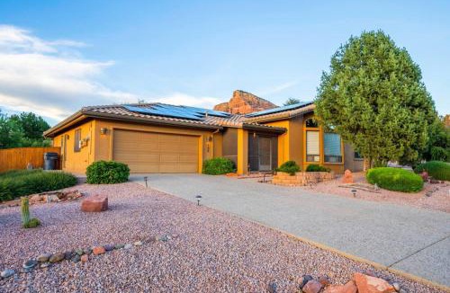 Sedona House | Indian Cliffs Getaway 3 bedroom with pool
