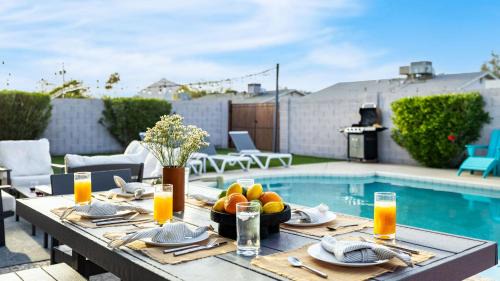 Scottsdale Estates Five House | Indianola Oasis by AvantStay