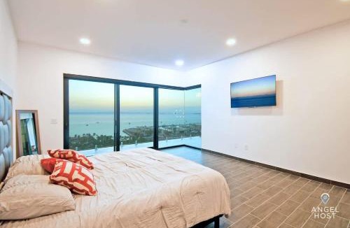 La Paz House | Infinity Pool Bay Views BBQ Walk to Beach