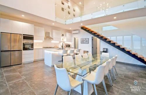 La Paz House | Infinity Pool Bay Views BBQ Walk to Beach