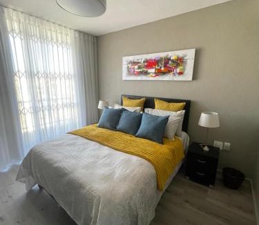 Bloubergstrand Apartment | Infinity Self Catering Beachfront Apartment 302