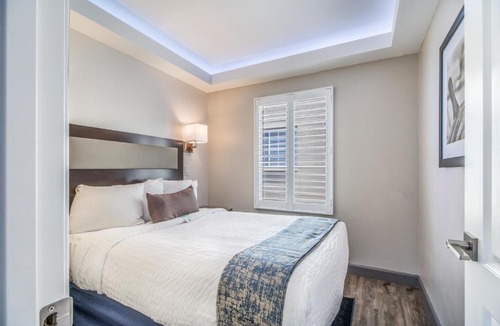 East Village Hotel | Inn at 50 Long Beach Convention Center
