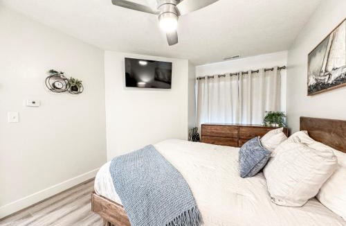 Harbor Village House | Inn Building Condo 209, Beautifully updated, view