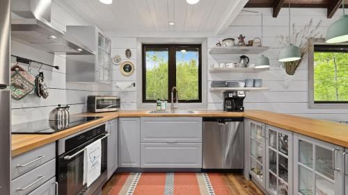 Red Lodge House | Into the Woods Cabin