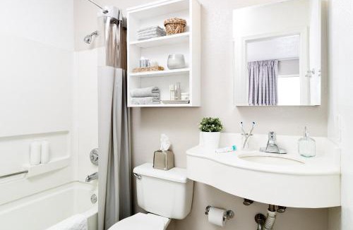 Ahwatukee Foothills Hotel | InTown Suites Extended Stay Phoenix AZ - Chandler