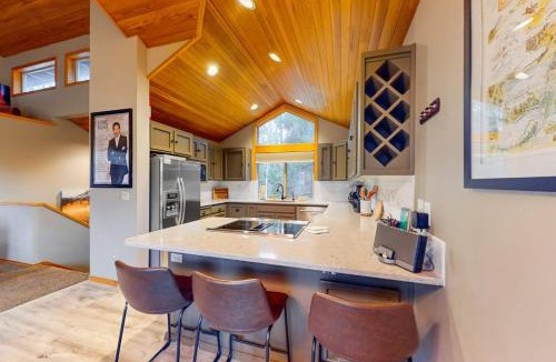Deer Park House | Inviting house with hot tub game tables bikes & partial mountain view