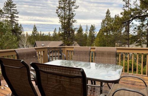 Deer Park House | Inviting house with hot tub game tables bikes & partial mountain view