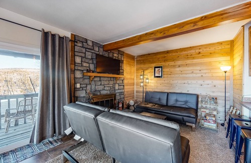 Brian Head Condo | Inviting mountain condo w/ wood-burning fireplace, free WiFi, & great location