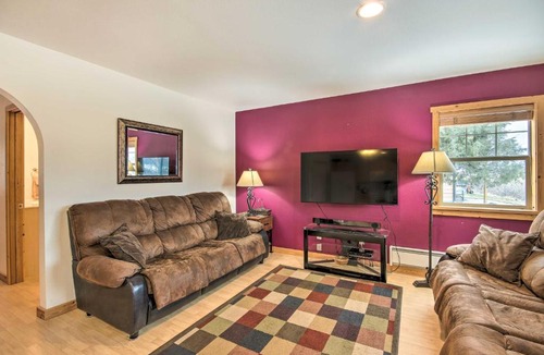 Emigrant House | Inviting Townhome: 30 Mi to Yellowstone NP!