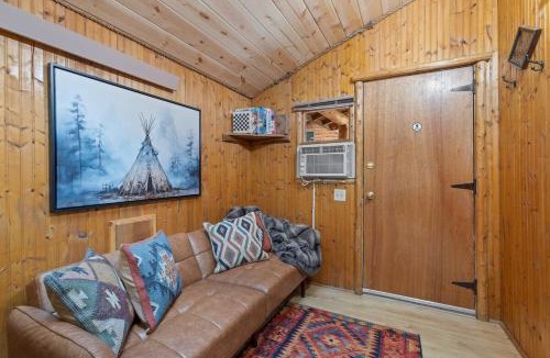 Rapid City House | Ironwood Cabin Retreat: Rustic Comfort