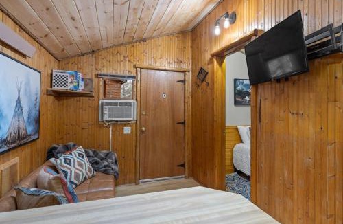 Rapid City House | Ironwood Cabin Retreat: Rustic Comfort