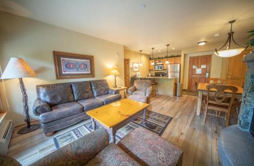 River Run Apartment | Jack Pine 8006 by SummitCove Lodging
