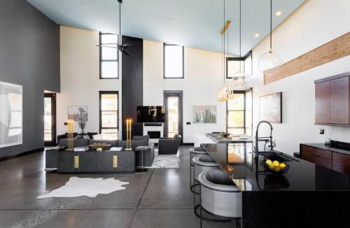 Paradise Valley Village House | Jay-Z's Architect: Sophisticated Modern Pool Spa