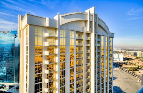 Las Vegas Apartment | Jet Luxury at The Signature Condo Hotel