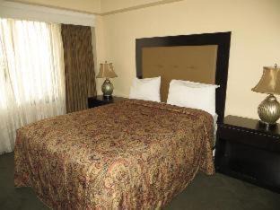 Las Vegas Strip Hotel | Jockey Club Suites